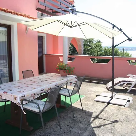 Apartment In Insel Krk 14775 *
