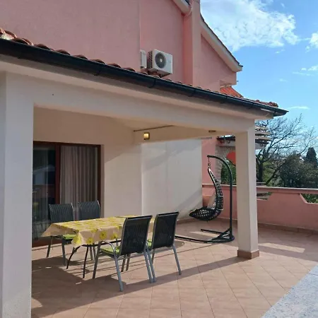 In Insel Krk 14775 شقة *